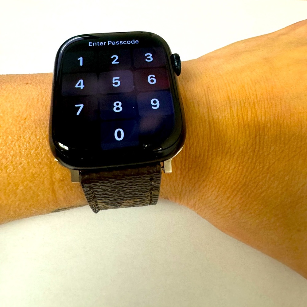 APPLE WATCH 7 45MM (GPS + CELLULAR) Aluminum Midnight with Midnight Sports Band